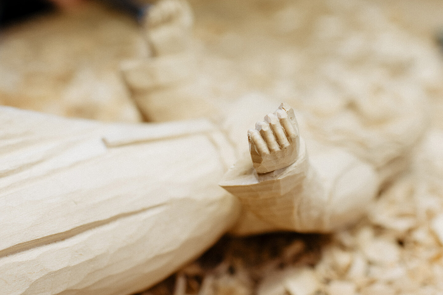 Detail einer geschnitzten Figur in der Schnitzschule "Paul Schneider" in Annaberg-Buchholz