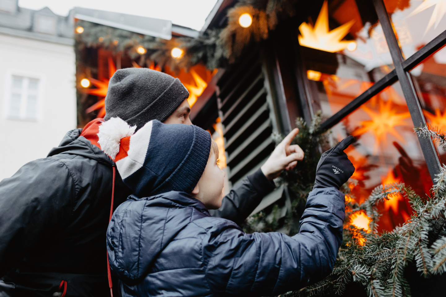 Annaberger Faltsterne auf dem Weihnachtsmarkt