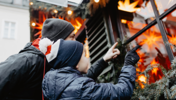 Annaberger Faltsterne auf dem Weihnachtsmarkt