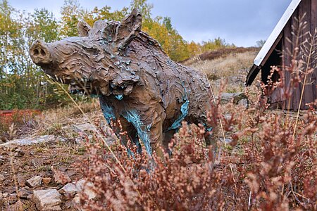 Purple Path Kunstwerk an der Zinngrube Ehrenfriedersdorf "Wildschweine" 