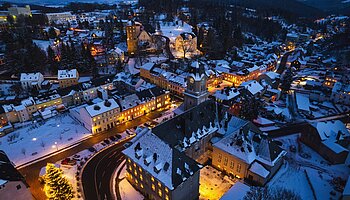 Weihnachtszeit in der Greifensteinregion, Geyer von oben