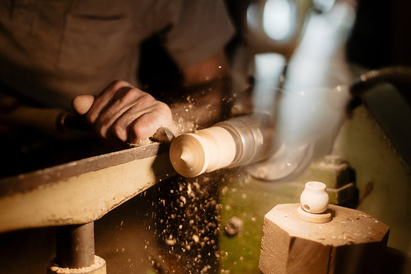 Drechslerhandwerk im Erzgebirge zum Tag des traditionellen Handwerks