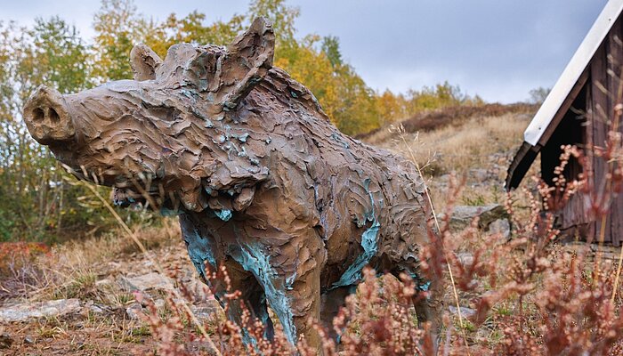 Purple Path Kunstwerk an der Zinngrube Ehrenfriedersdorf "Wildschweine"