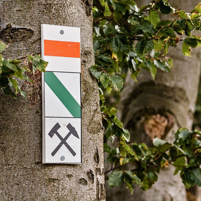 Markierung an einem der zahlreichen Bergbaulehrpfade