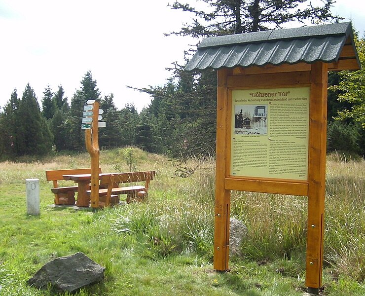 Rastplatz am "Göhrener Tor" (Undine Weise, Gemeinde Neuhausen)