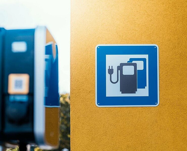 E-Ladestation am Haus ()