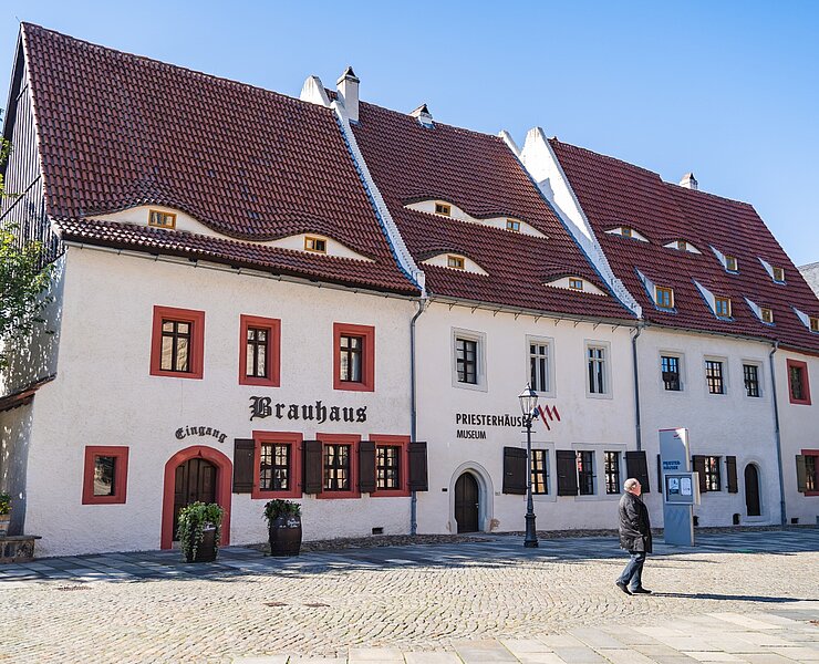 Gebäudeensembles der Priesterhäuser Zwickau ()