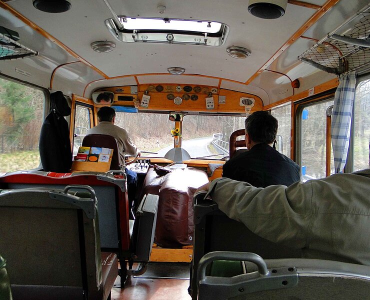 Im H6-Bus unterwegs zwischen Streckewalde und Großrückerswalde (Foto Steffen Brösing)