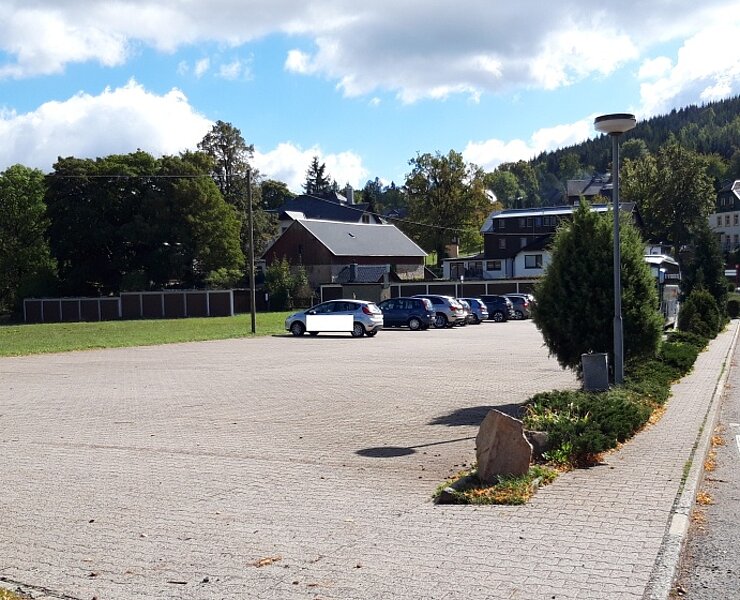 Parkplatz gegenüber Gasthof Bärenfels ()