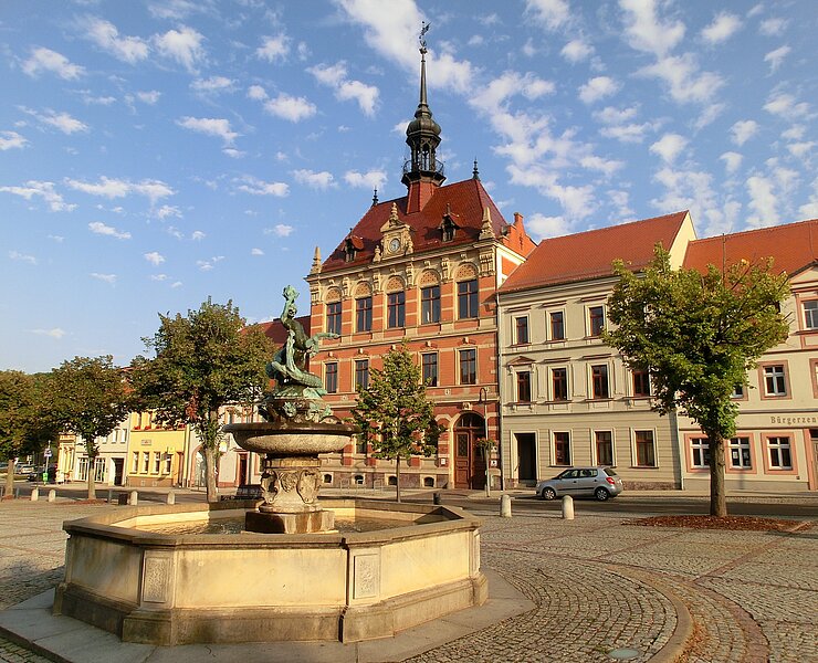 Rathaus und Centaurenbrunnen Frohburg (Gotthard Ladegast)