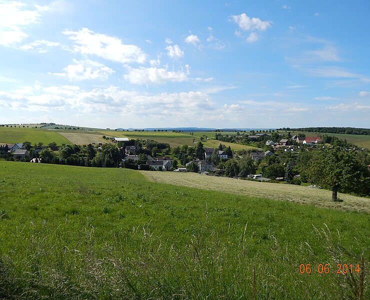 Blick auf Obernaundorf (Tourismus-Information Stadt Rabenau)