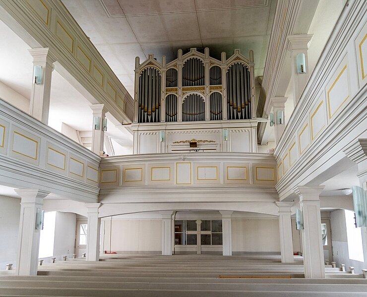Innenraum mit Orgel der St. Pankratiuskirche Wiederau (Bastian Rakow)