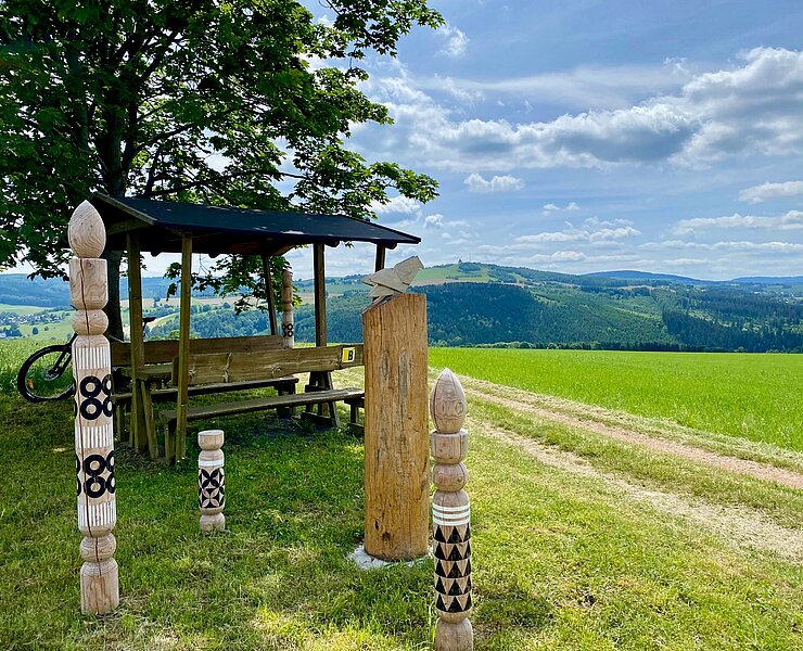 BLOCKLINE Standort Taube Origami mit Blick auf Schwartenberg (Tourismusverband Erzgebirge e.V. )