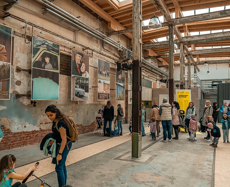 3000Garagen Ausstellung auf dem Garagen Campus (Moritz Bechert)