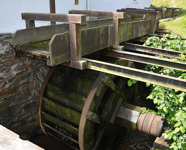 Mühlenrad Wiesenmühle Thalheim ()