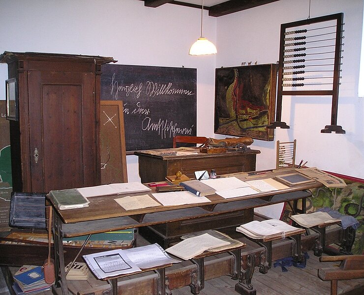 Historisches Klassenzimmer ()