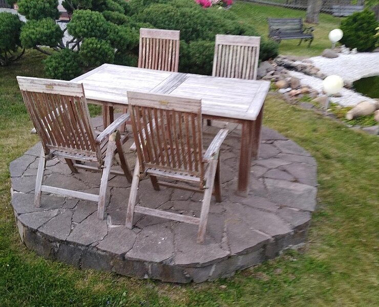 Sitzecke im Garten ()