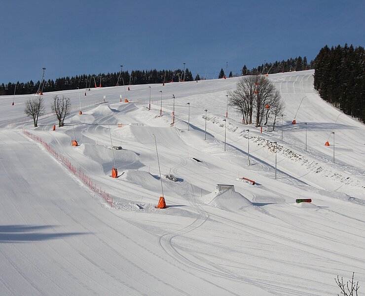 Pistenabfahrt am Fichtelberg ()