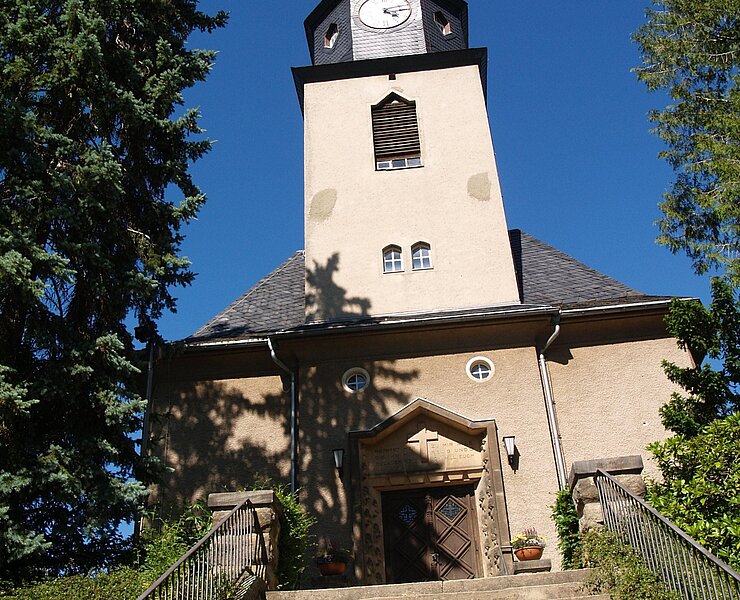 Haupteingang Kirche Oelsa (K. Reichel)