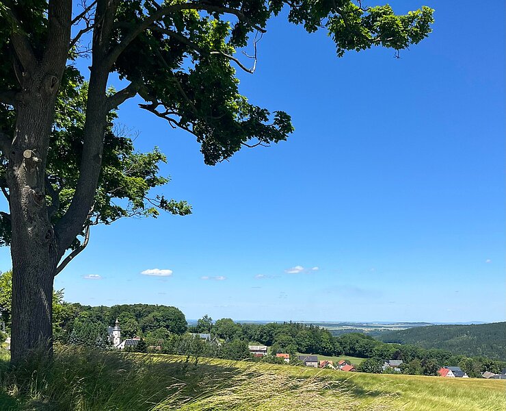 Blick auf Naundorf (FeWo Auszeit Schlossberg)