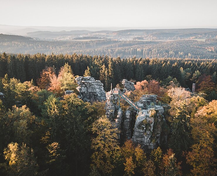 Greifensteine mit Ausblick zum Erzgebirgskamm (Patrick Eichler)