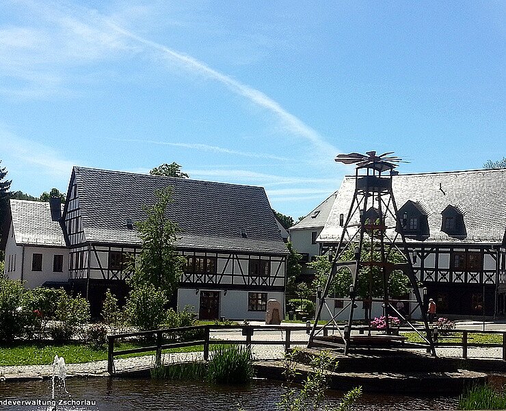 Haus der Vereine mit Wolfgangssee im Vordergrund ()