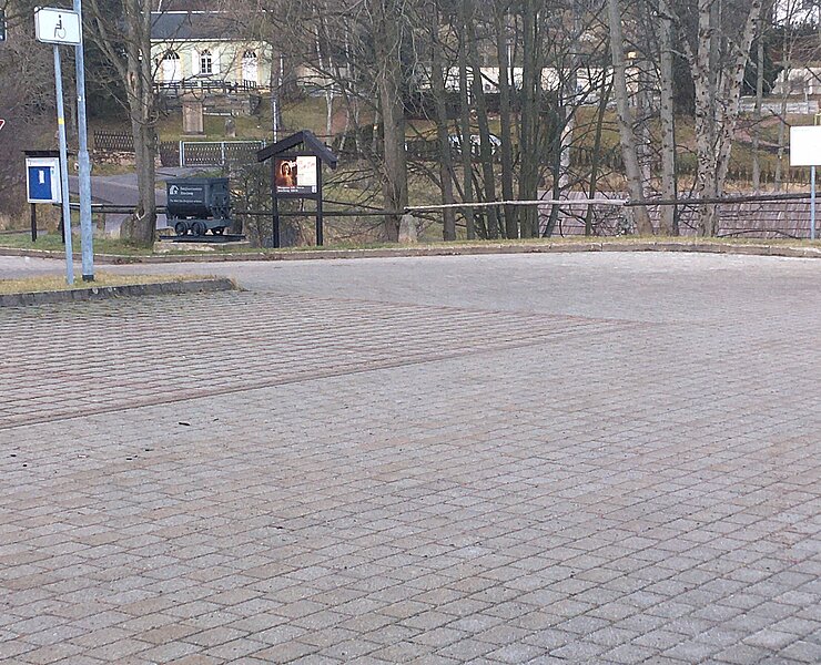 Parkplatz am Bergbaumuseum (Tourist-Information Mitarbeiter)