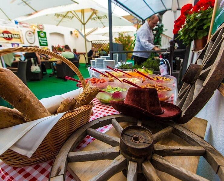 Biergarten Grillen ()