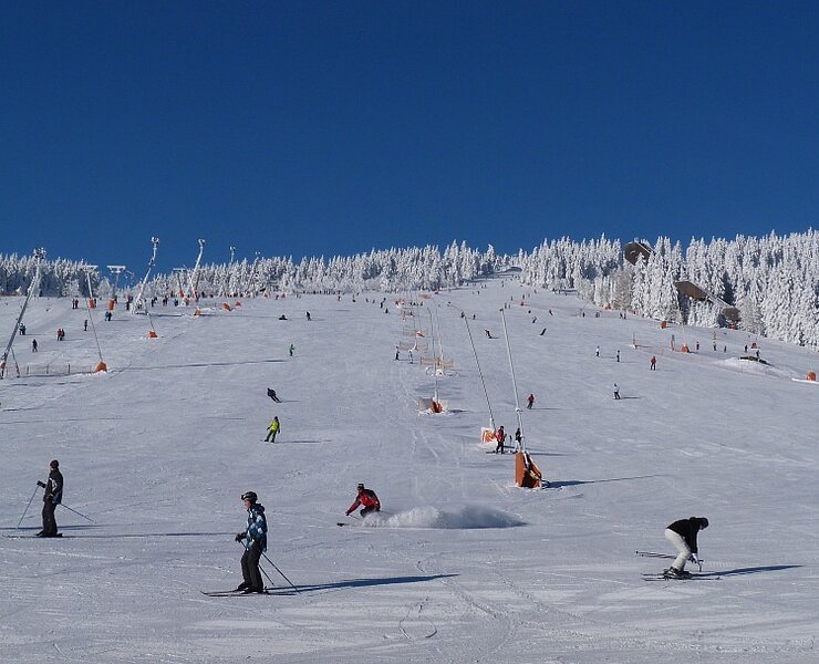 Skifahren am Oberwiesenthal-Fichtelberg Hang ()