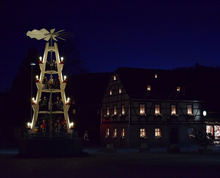 Ortspyramide Burkhardtsdorf (Vanessa Schüppel)