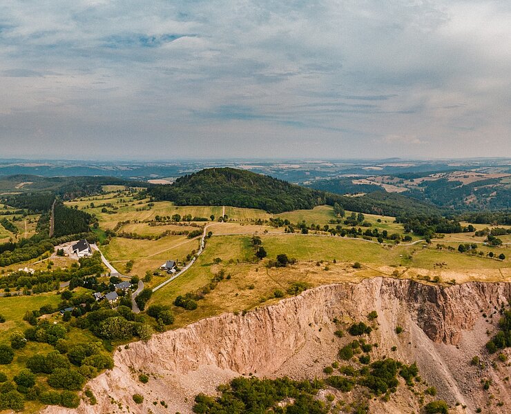 Blick von oben auf die Altenberger Pinge und den Geisingberg (Phillip Maethner)
