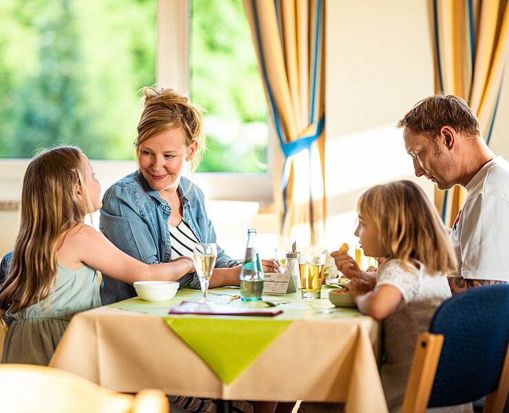 Familienfrühstück (TMGS Thomas Schlorke)