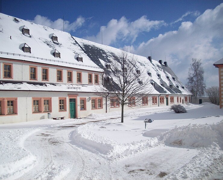 Jugendherberge Schloss Augustusburg im Winter ()