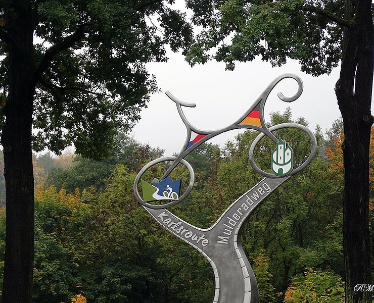 Skulptur am Radwegekreuz in Blauenthal (Reinhard Manzelmann)