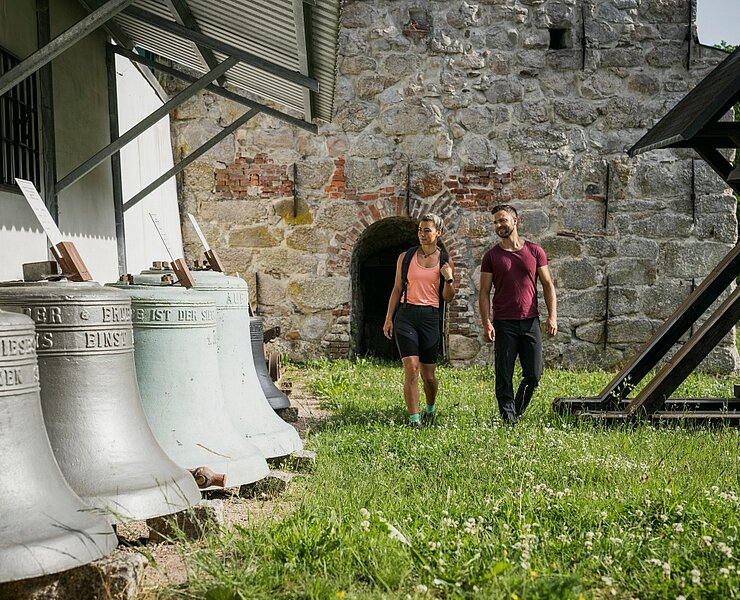 Kammweg - Hochofen der ehemaligen Glockengießerei Morgenröthe ()