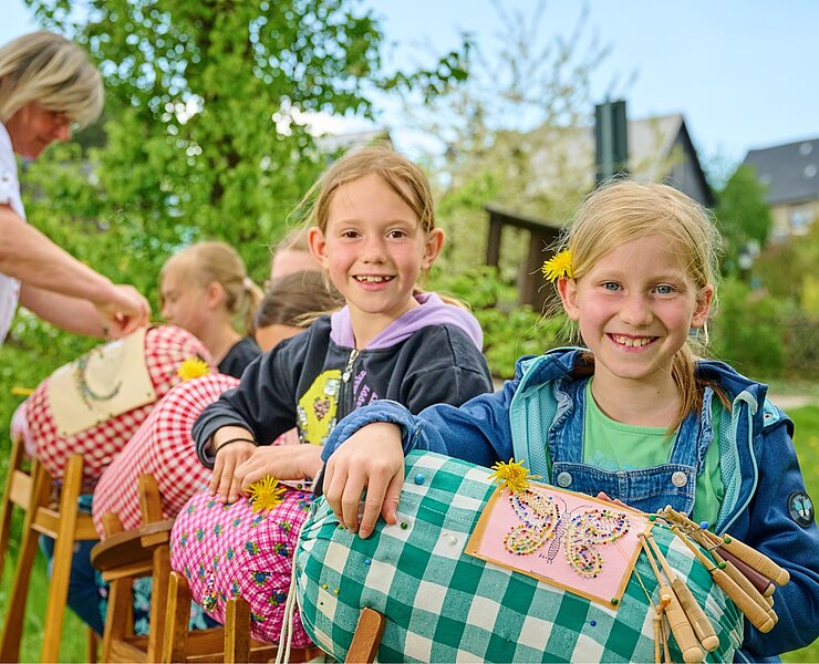 Klöppeln in der Volkskunstschule des Erzgebirgskreises (Gregor Lorenz)