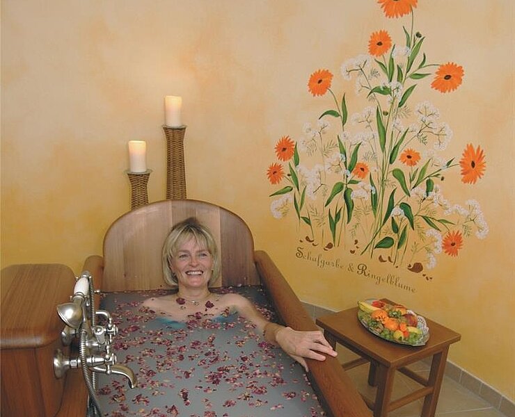 Wanne im Wellness ()