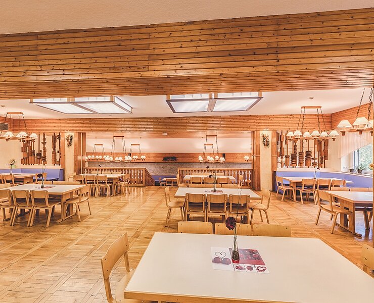 Speisesaal der Jugendherberge Hormersdorf (DJH Redaktion)