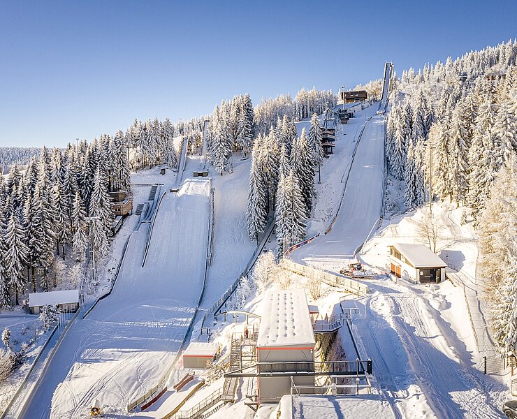 Die Fichtelbergschanzen im Winter ()