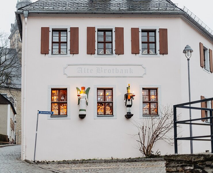 Fachgeschäft für erzgebirgische Volkskunst Seiffener Handwerkskunst DREGENO in Schneeberg (Tourismusverband Erzgebirge e.V. | Anna Schalling)