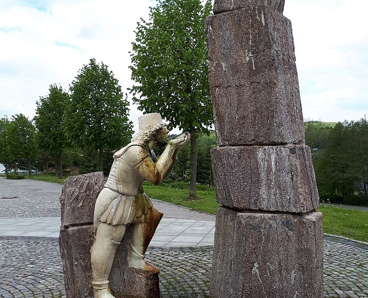 der trinkende Bergmann (Koordinator Städtebund Silberberg)