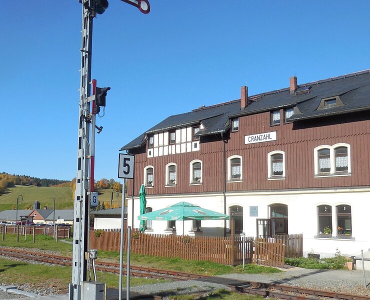 Bahnhof Cranzahl mit Haltesignal (AS)