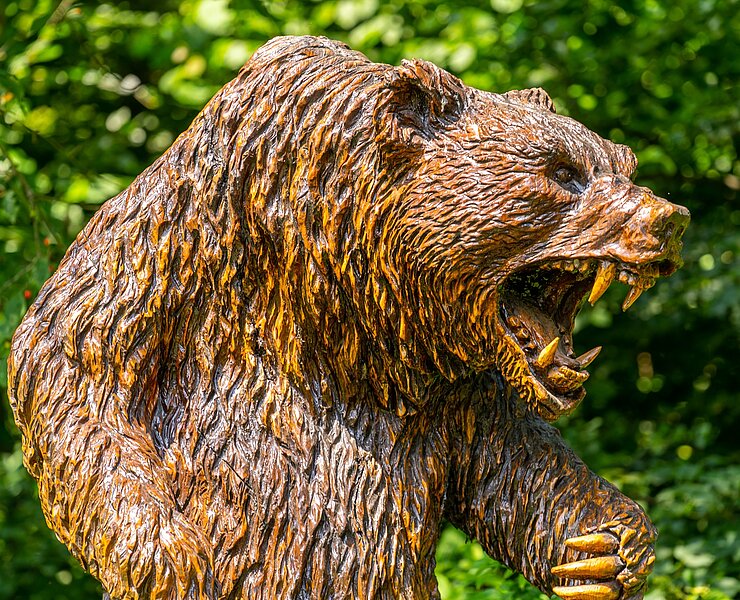 Blockhausen - bestaunt riesige Holzskulpturen im Walderlebnisdorf (Marcel Lohr )