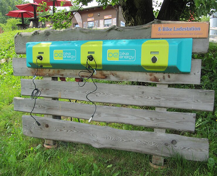 E-Bike Ladestation in Wurzelrudis Erlebniswelt (Henry Pansch)