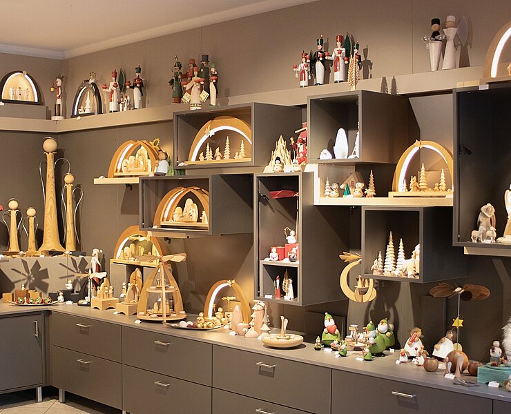 Fachgeschäft für erzgebirgische Holzkunst Heimatstube & Caféchen in Seiffen (www.rauta.de | Frank Günther)