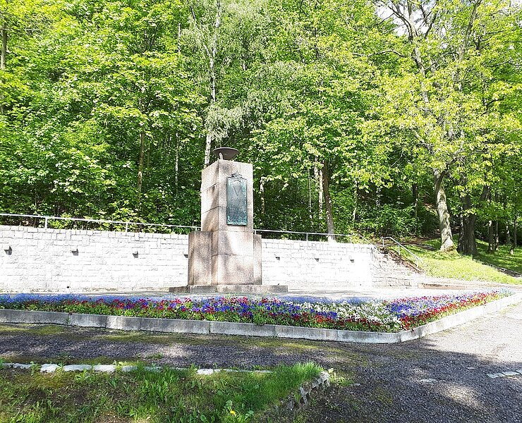 Sowjetisches Ehrenmal mit Grünanlage (Koordinator Städtebund Silberberg)