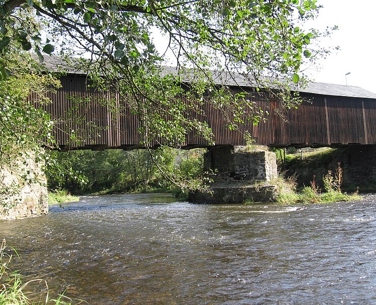 Überdachte Holzbrücke Hennersdorf ()