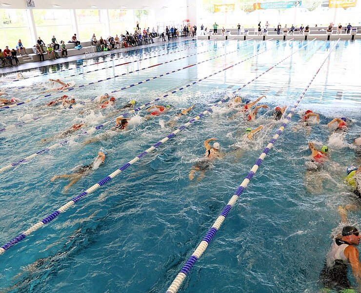 Glück Auf Schwimmhalle - Innenansicht ()