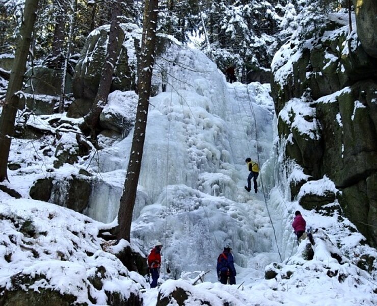 Eisklettern am Blauenthaler Wasserfall (Jürgen Leonhardt)