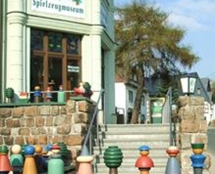 Spielzeugmuseum außen (Tourist Info)